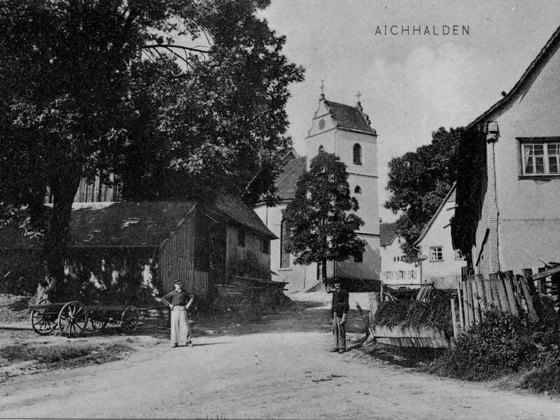 Blick auf die historische Ortsmitte mit Kirche St. Michael Aichhalden